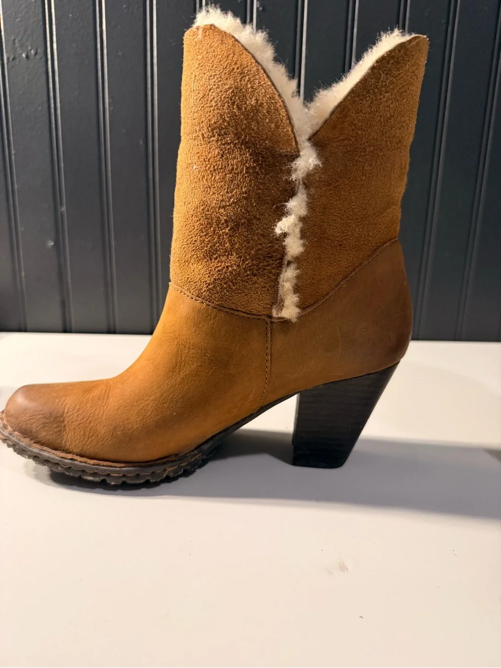 Born Women Boots 6.5 Suede Leather Winter